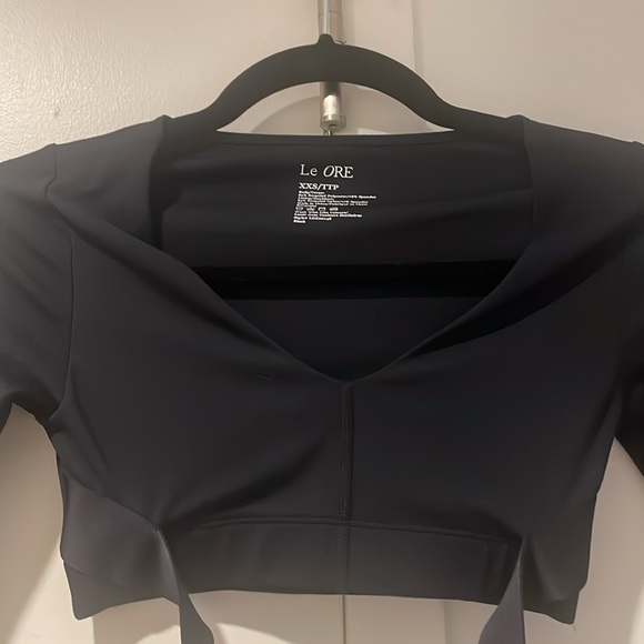LE ORE Corso Crossover Long Sleeve Top - Picture 5 of 8